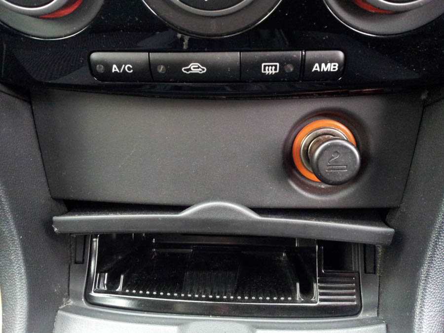 Mazda 3 Takara cigarette-lighter